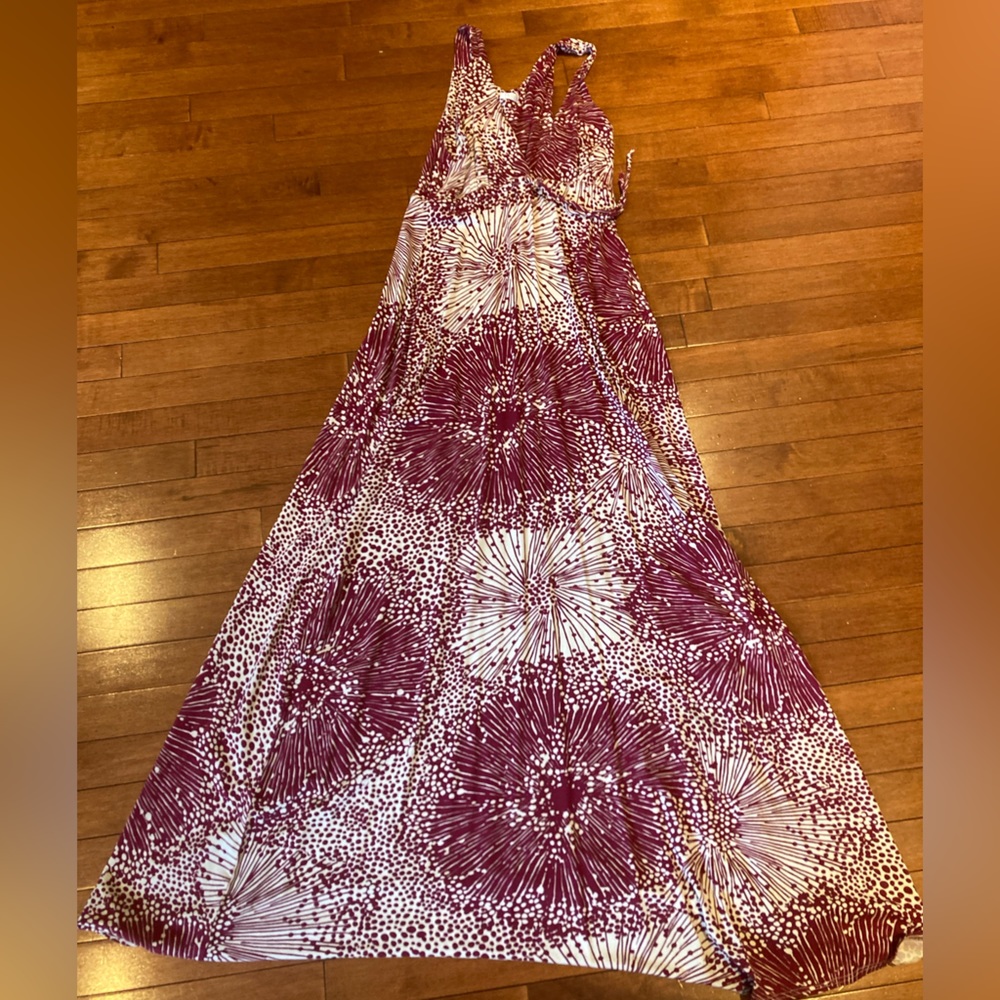 Tart Maxi dress beautiful Color/pattern and very comfortable